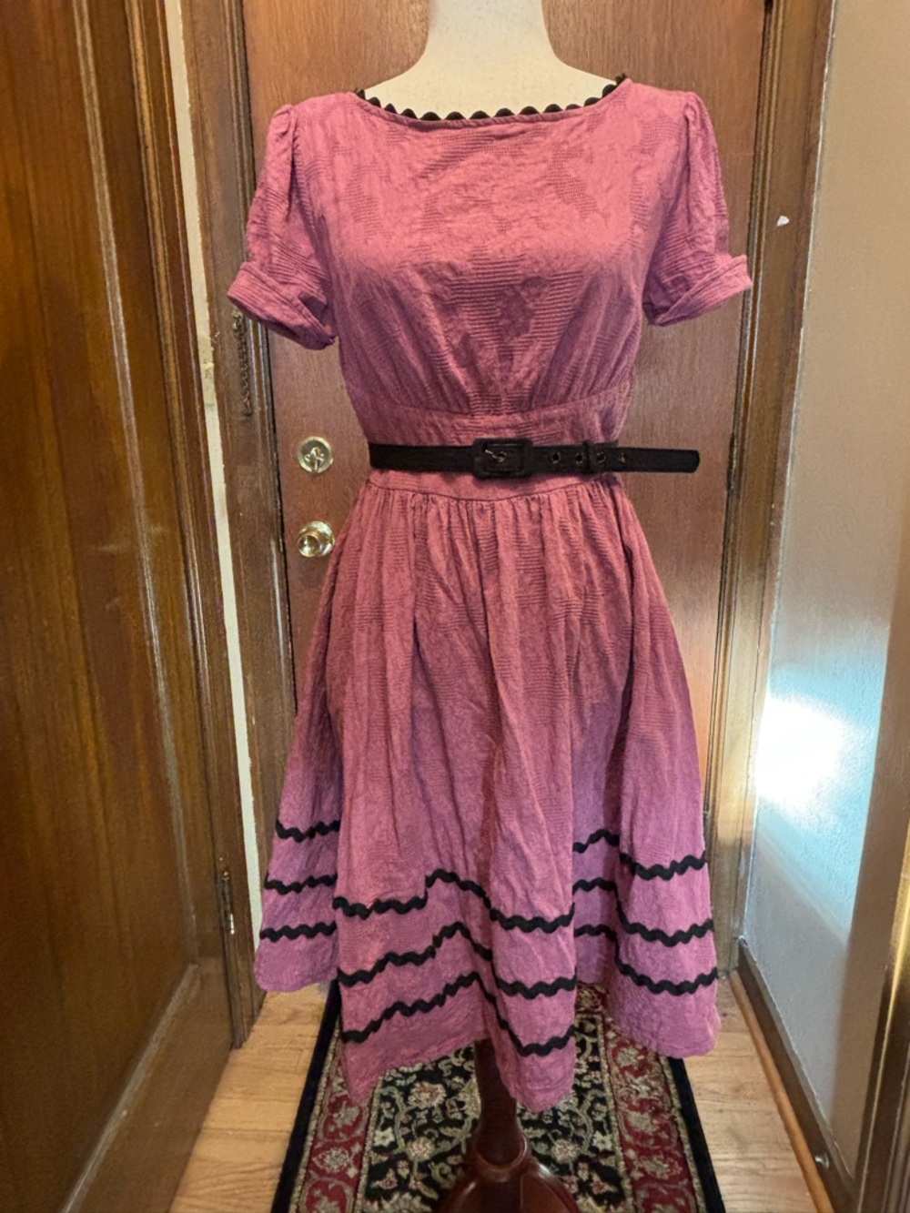 Unique Vintage Dusty Pink Midi Dress with Black Trim - Picture 5 of 5